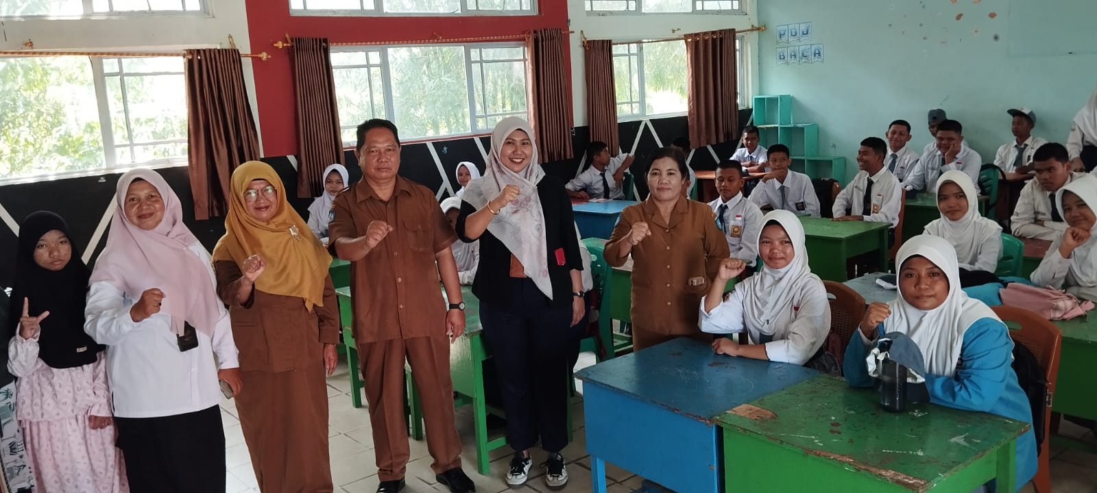 Ketua Bawaslu Kabupaten Lingga, Fidya Asrina, Gelar Konsolidasi Demokrasi di SMKN 1 Singkep
