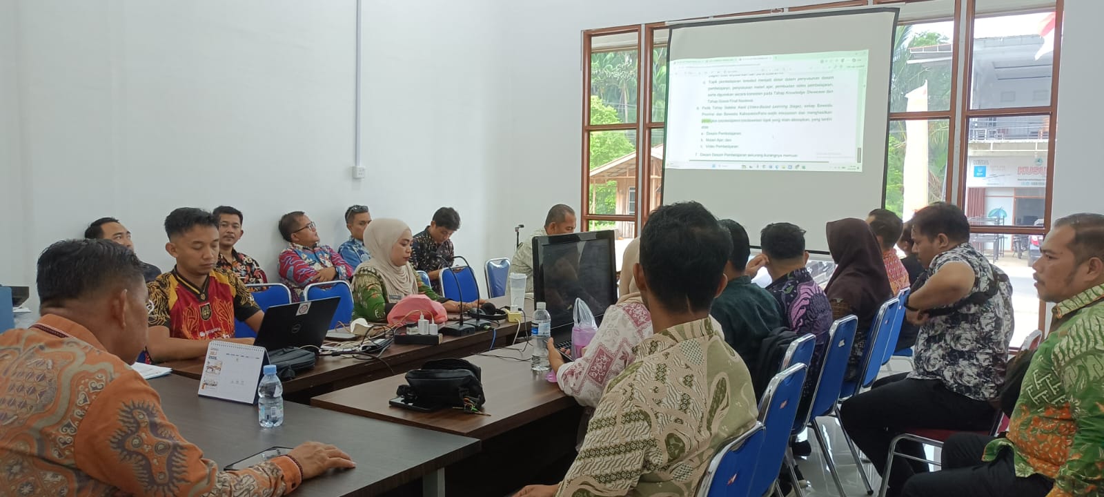 Bawaslu Lingga Gelar Rapat Rutin Persiapkan IKU Semester I dan Bawaslu Membelajarkan Vol. 2 dengan Fokus Penegakan Hukum Pemilu