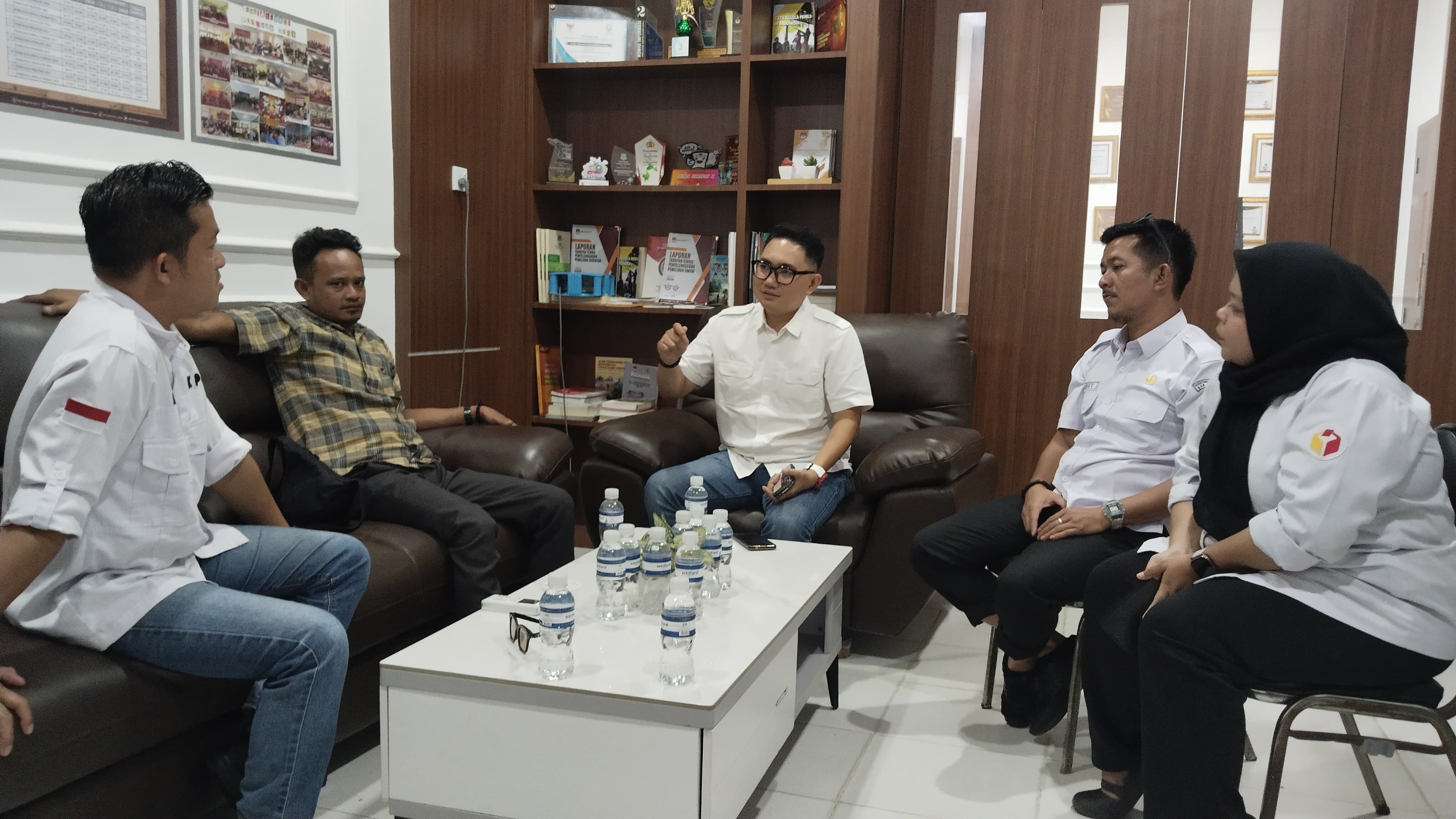 Koordinasi dengan KPU, Bawaslu Lingga Bahas Proses PAW Anggota DPRD Kabupaten Lingga