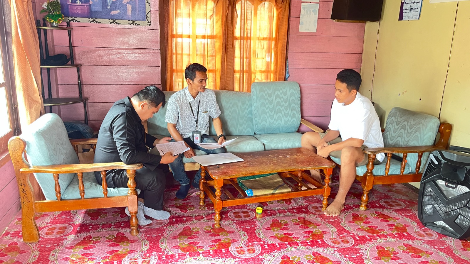 Bawaslu Kabupaten Lingga Lanjutkan Uji Petik PDPB di Desa Kelumu, Temukan Pemilih Meninggal Dunia Masih Terdaftar