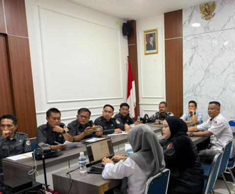 Bawaslu Kabupaten Lingga melaksanakan pengawasan terhadap pelaksanaan Verifikasi Administrasi Pemutakhiran Data Partai Politik Semester I Tahun 2026 di Kantor KPU Kabupaten Lingga