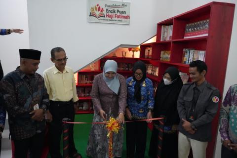 Bawaslu Lingga Resmikan Perpustakaan Mini Encik Puan Haji Fatimah, Perkuat Literasi Hukum dan Demokrasi