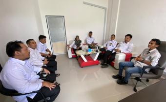 Rapat Penguatan Kinerja Divisi dan Optimalisasi Program Kehumasan, Bawaslu Lingga Perkuat Sinergi Internal