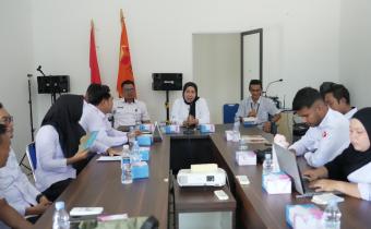 Ketua Bawaslu Lingga, Fidya beserta jajaran diskusi mengenai integritas dan disiplin ASN melalui Implementasi Reformasi Birokrasi bersama narasumber